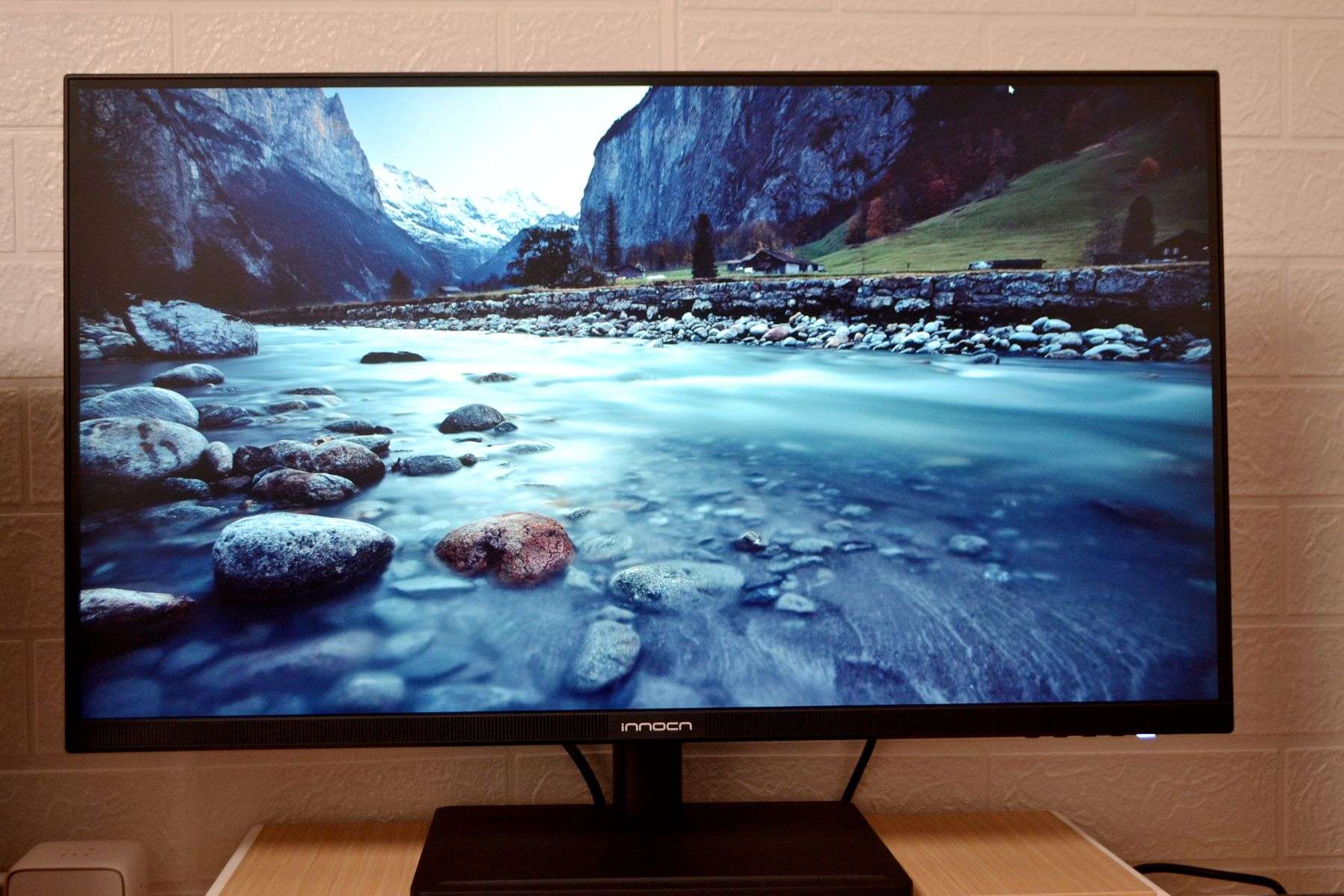 售价不足千元，显示效果媲美万元级，目前质价比最高的4K显示器