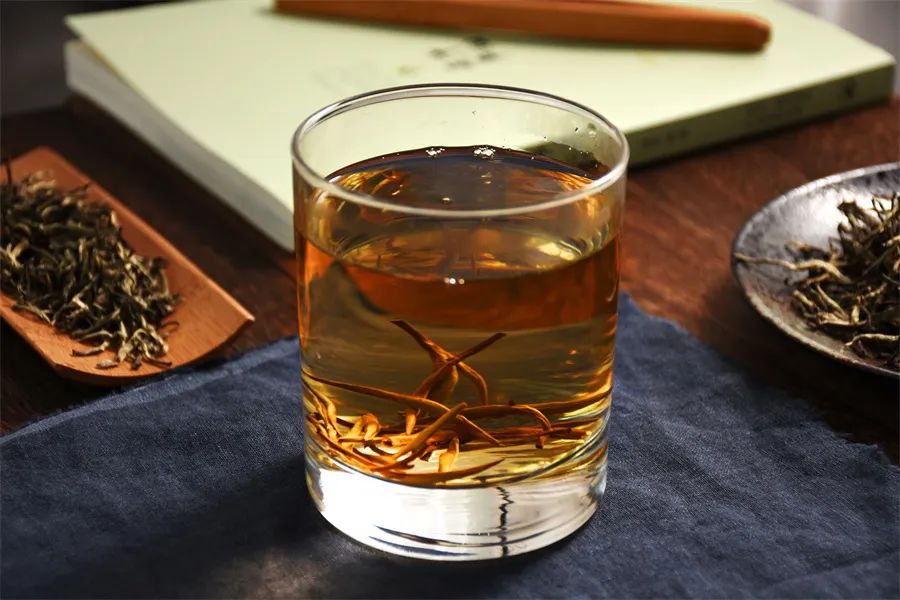 玻璃杯与盖碗紫砂壶的区别,怎么用紫砂壶来泡绿茶