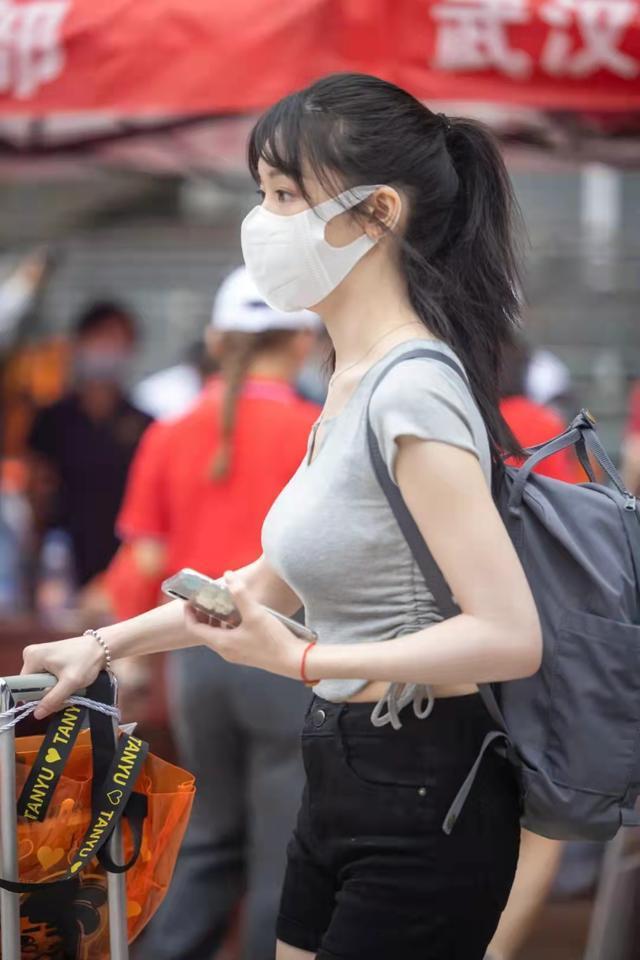 大一新生入学后发现宿舍条件太差，没有独立卫生间，选择退学值吗