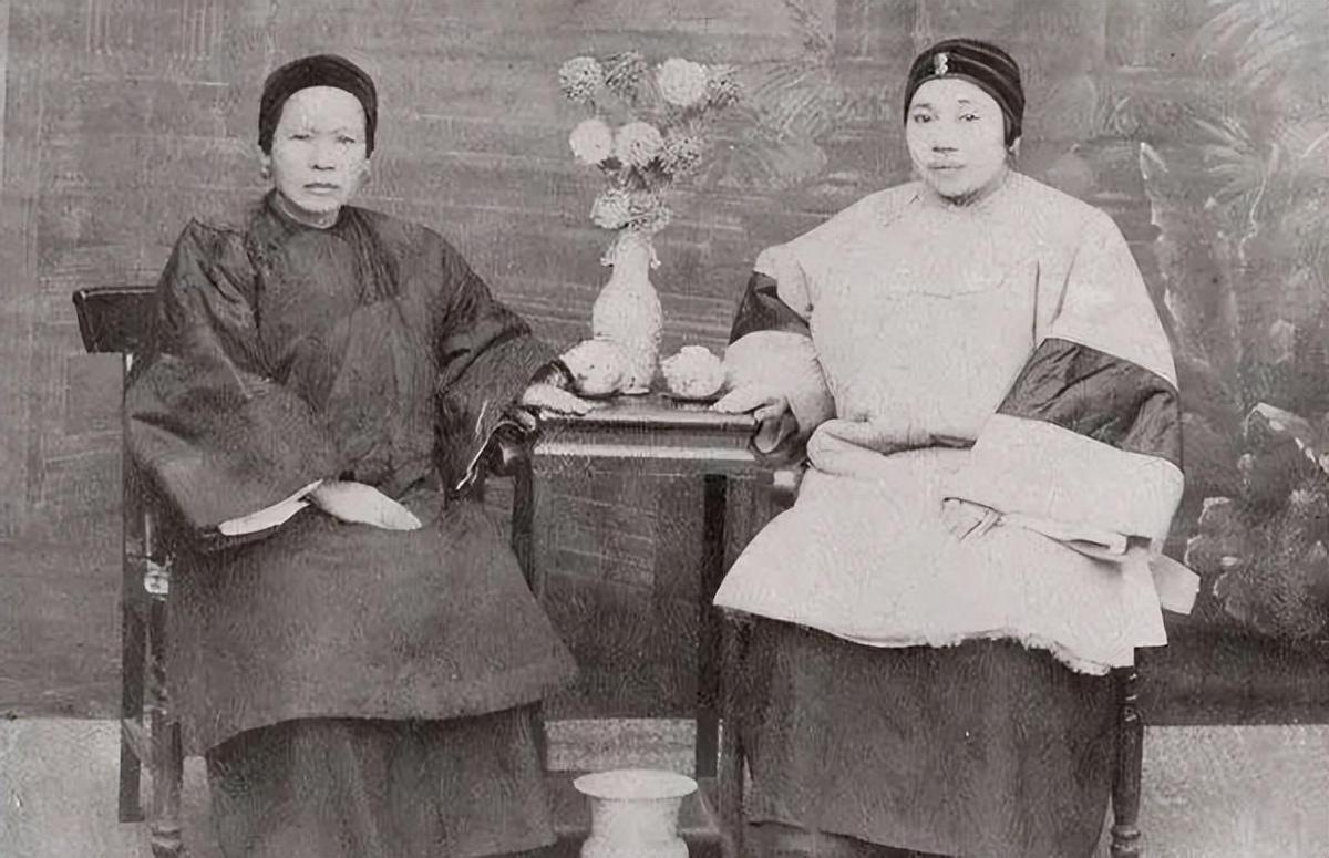 清代杖刑老照片,晚清刑犯图片大全