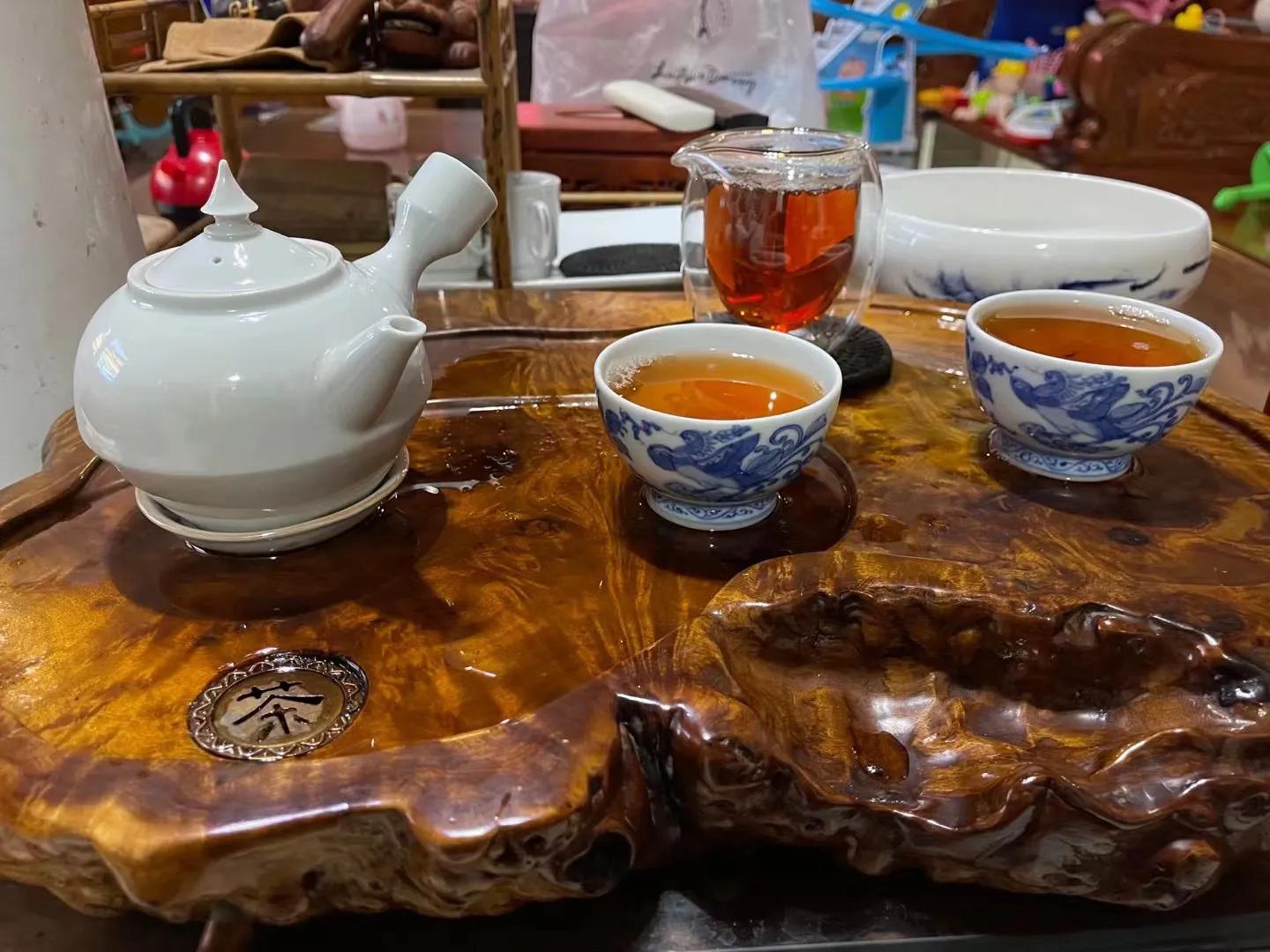 喜欢喝茶了是不是心态变了,爱喝茶的人都会挑选一块的茶盘