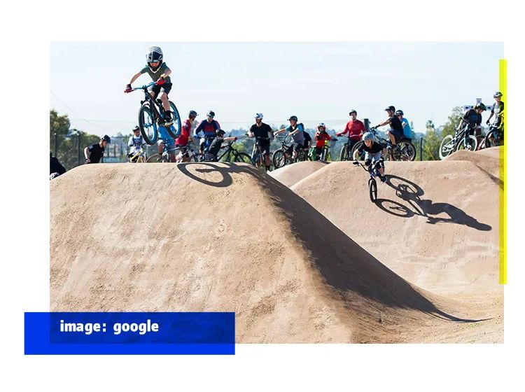 户外陷入泥潭怎么脱身,野外泥潭