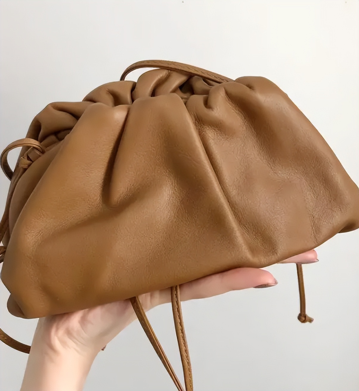 葆蝶家云朵包价格,葆蝶云朵包绿色