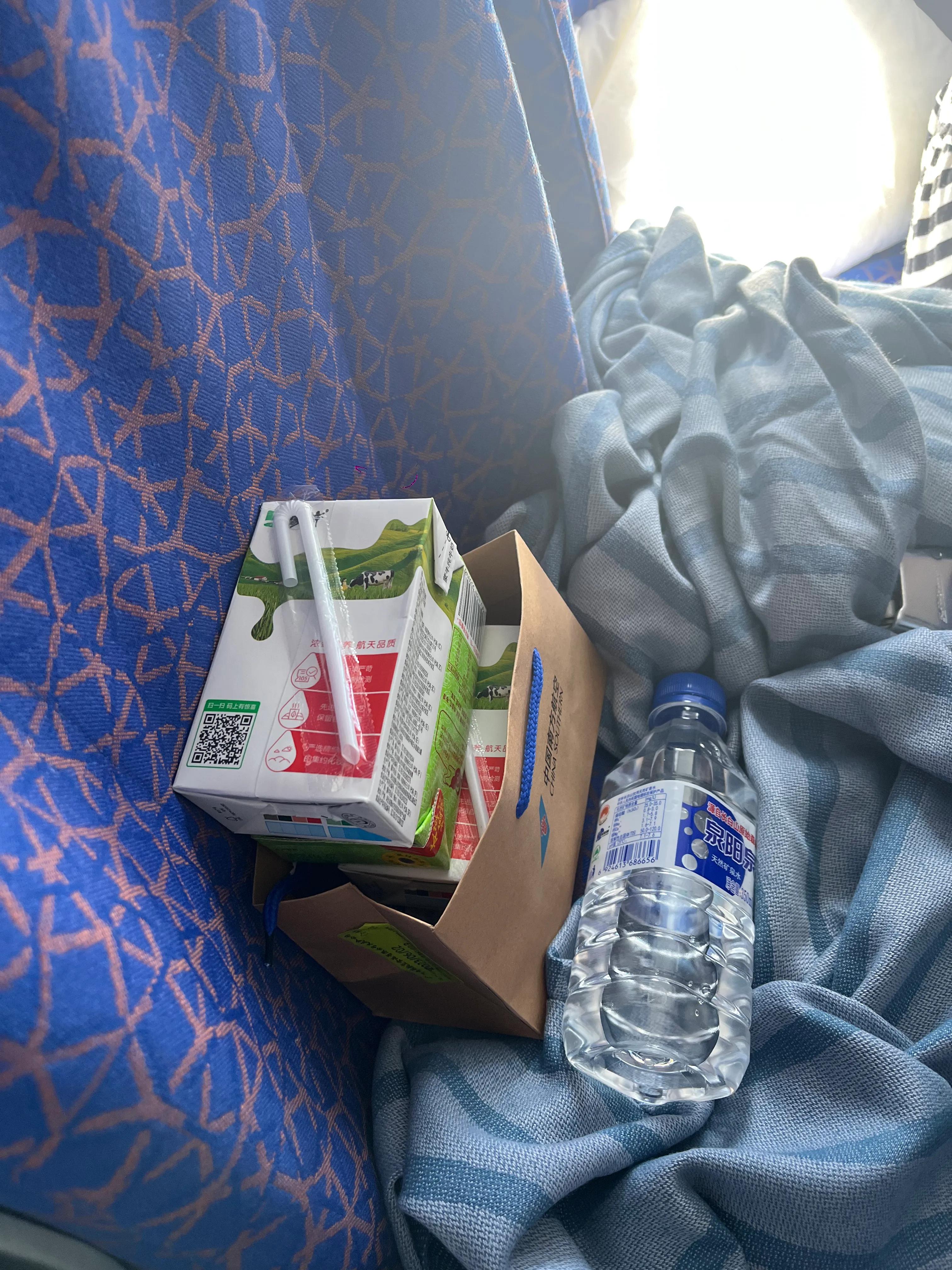 鍗楁柟鑸┖鍏徃鑹績浣曞湪,鍗楁柟鑸┖鏈熷緟涓庢偍鍐嶆瑙侀潰