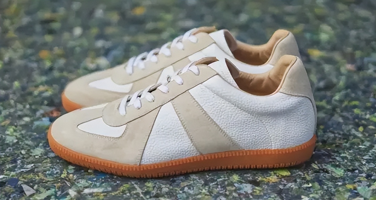 回力德训鞋是什么意思,德训鞋和英训鞋的区别