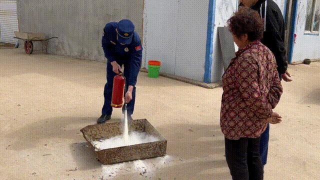 消防五进宣传活动之进农村,消防大队开展各种五进工作宣传