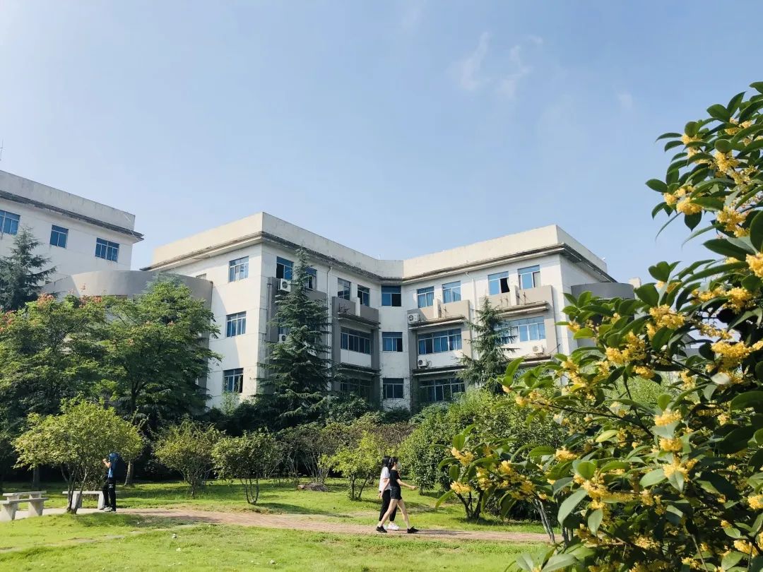 为什么华夏理工学院学费这么贵,为什么选择帝国理工