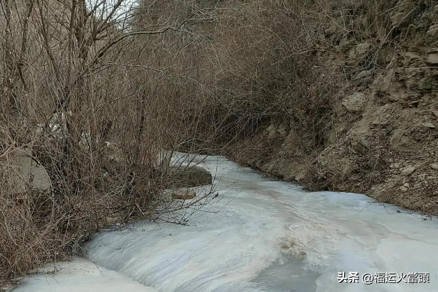 去小河里滑冰四年级,去小河里滑冰