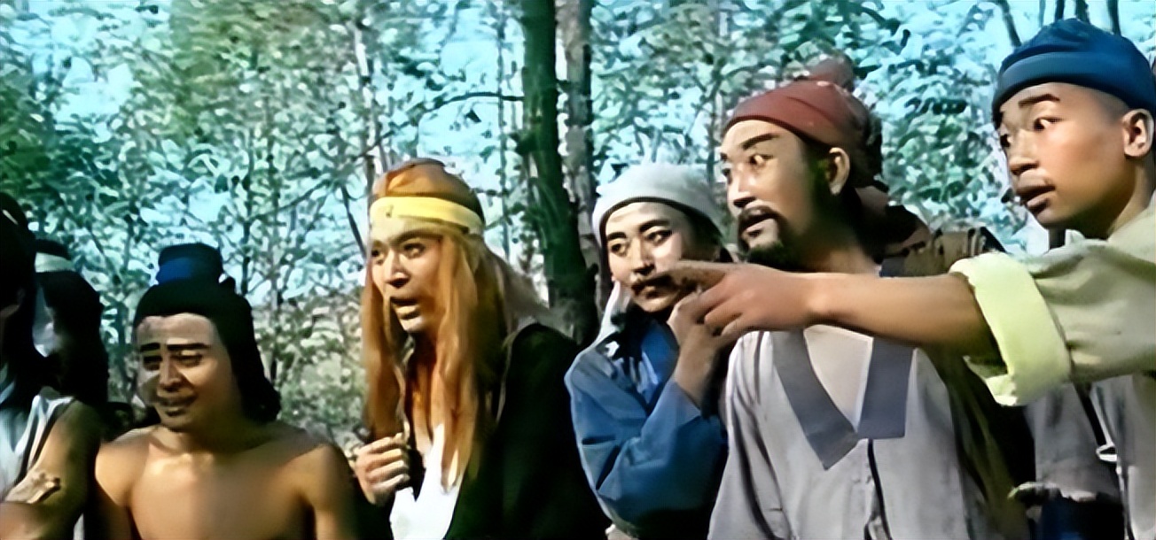 武侠剧连载17：三兄弟为*仇报**，加入梁山好汉劫富济贫、惩奸除恶