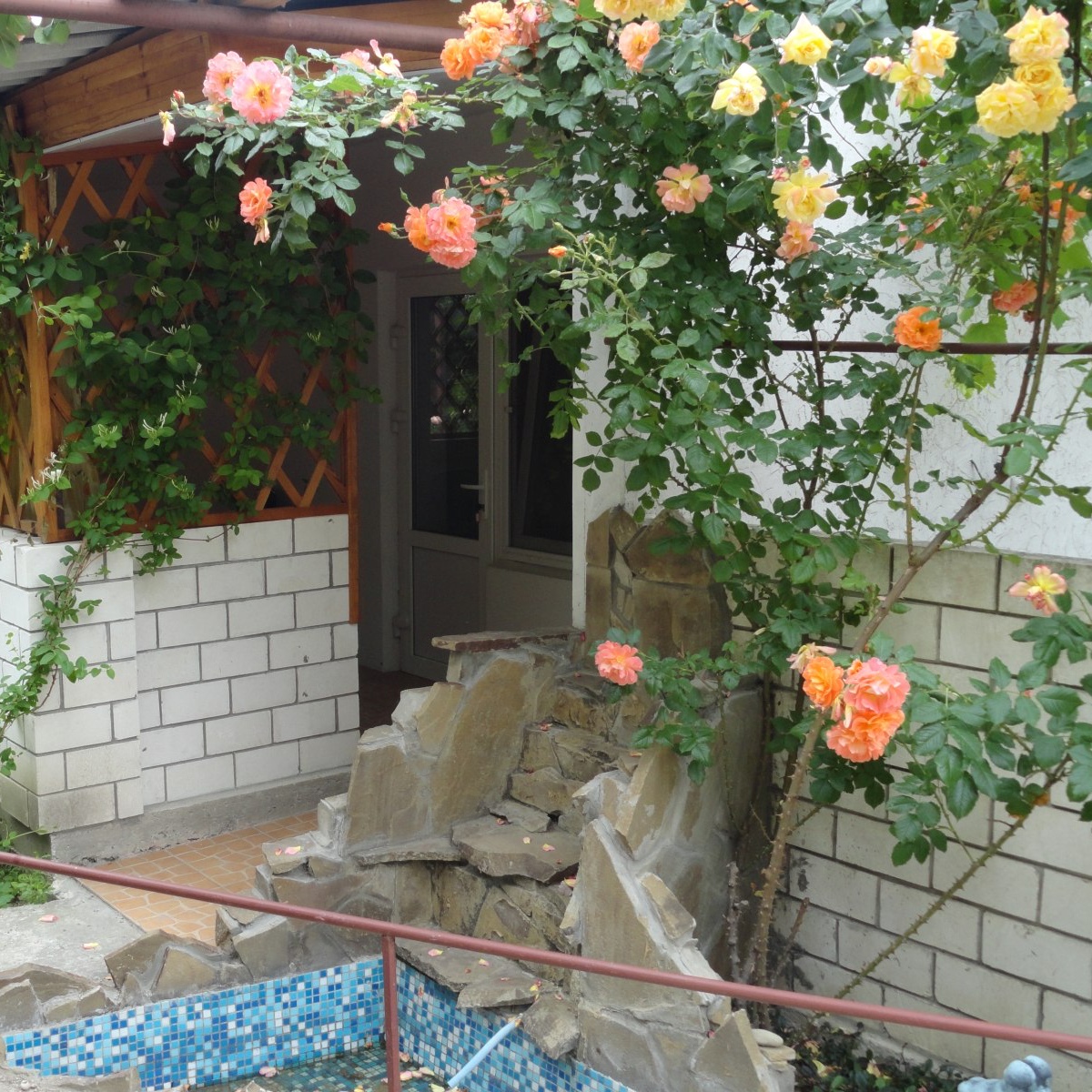 最舒服简单的农家小院,自建房三开间农家小院布局