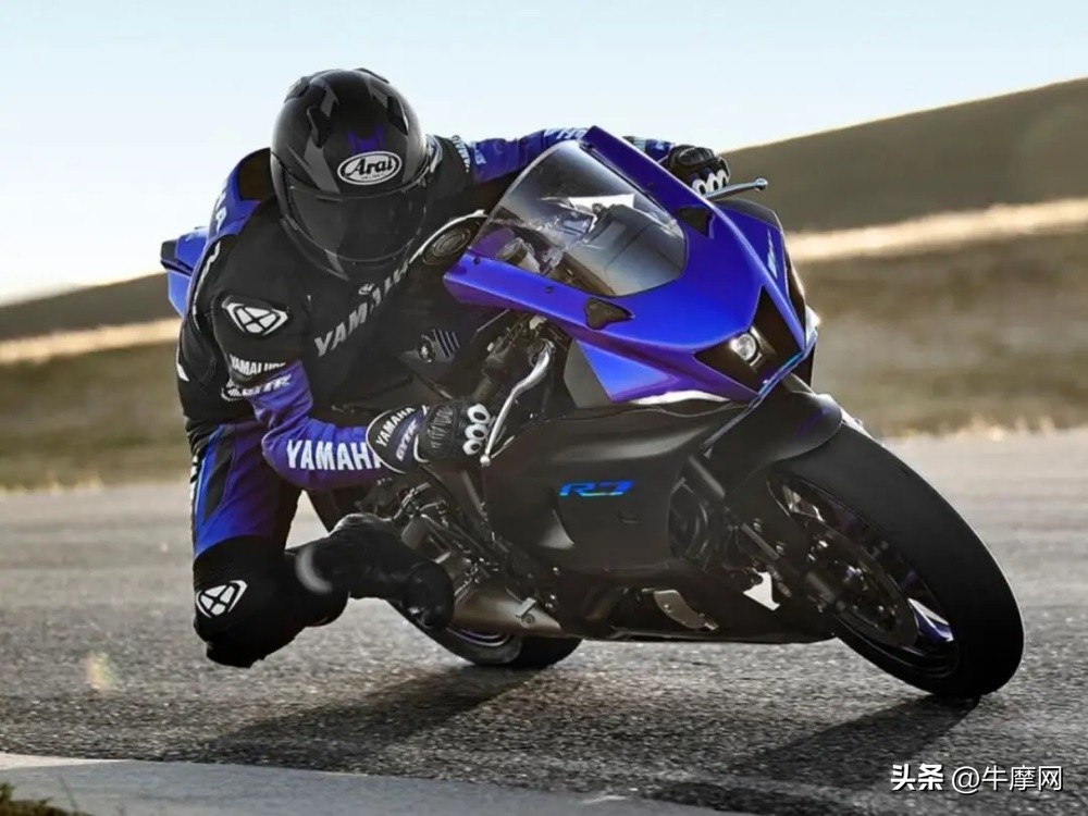 雅马哈发布2019款yzf-r3,新款雅马哈YZF-R7