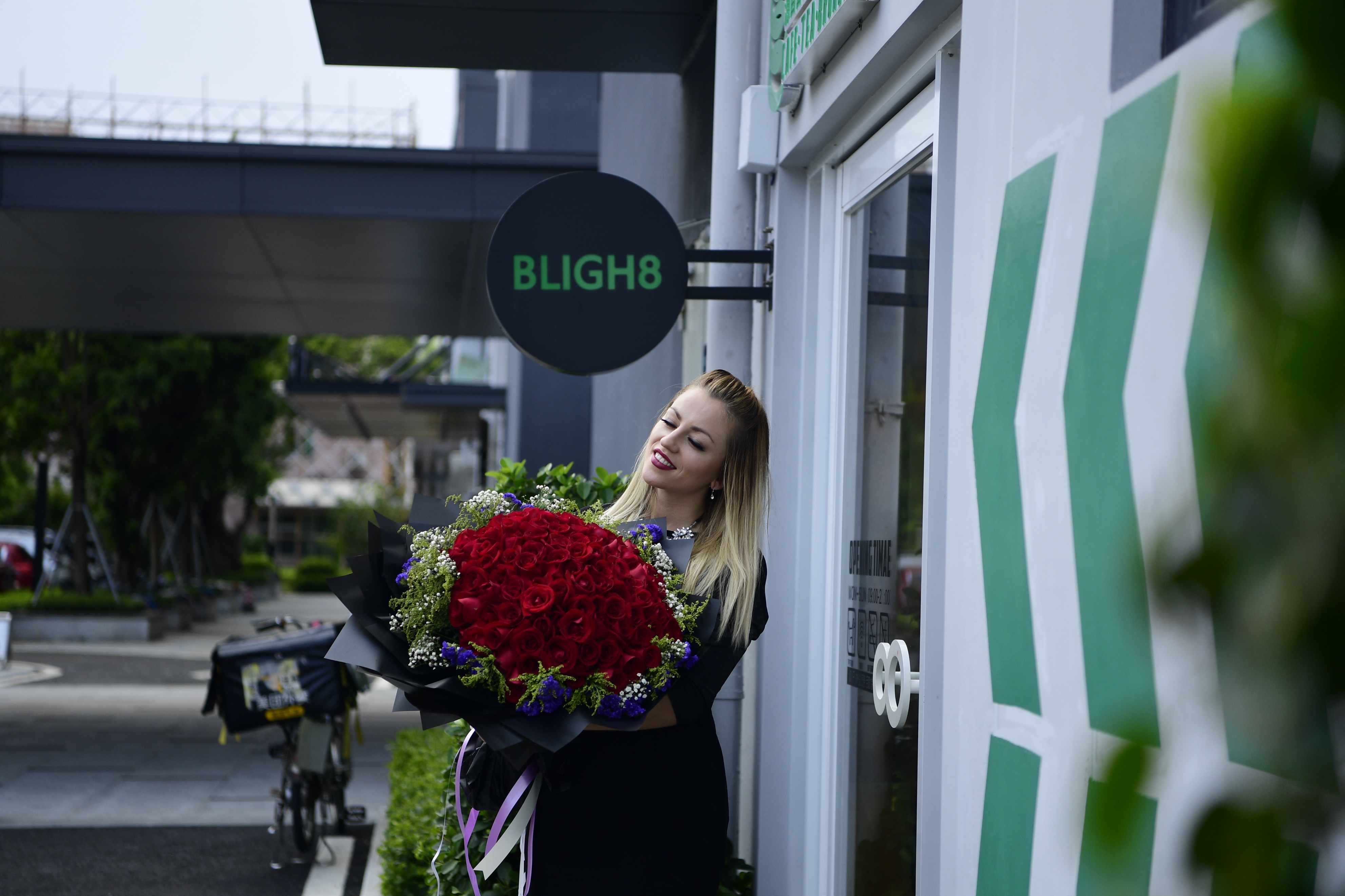 25年前河南小伙娶乌克兰美女,中国小伙娶19岁乌克兰妻子现状