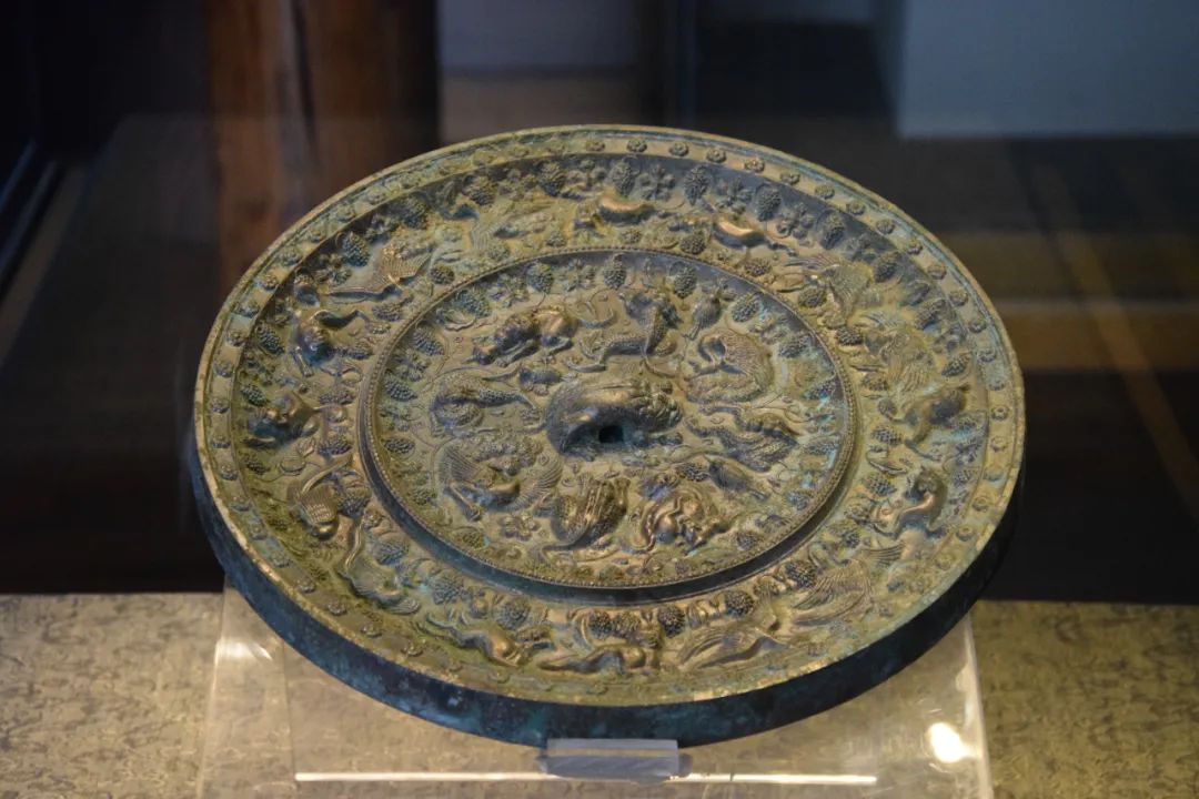 甘肃面朝黄土背朝天,甘肃秦安到西安有多远