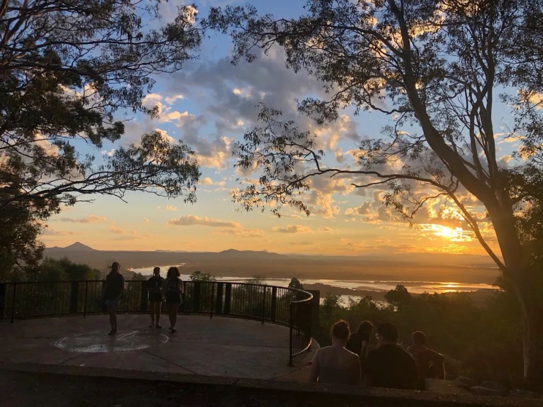 26岁科尔在挪威：高中毕业当雅思老师，3年攒10万元，成功留学