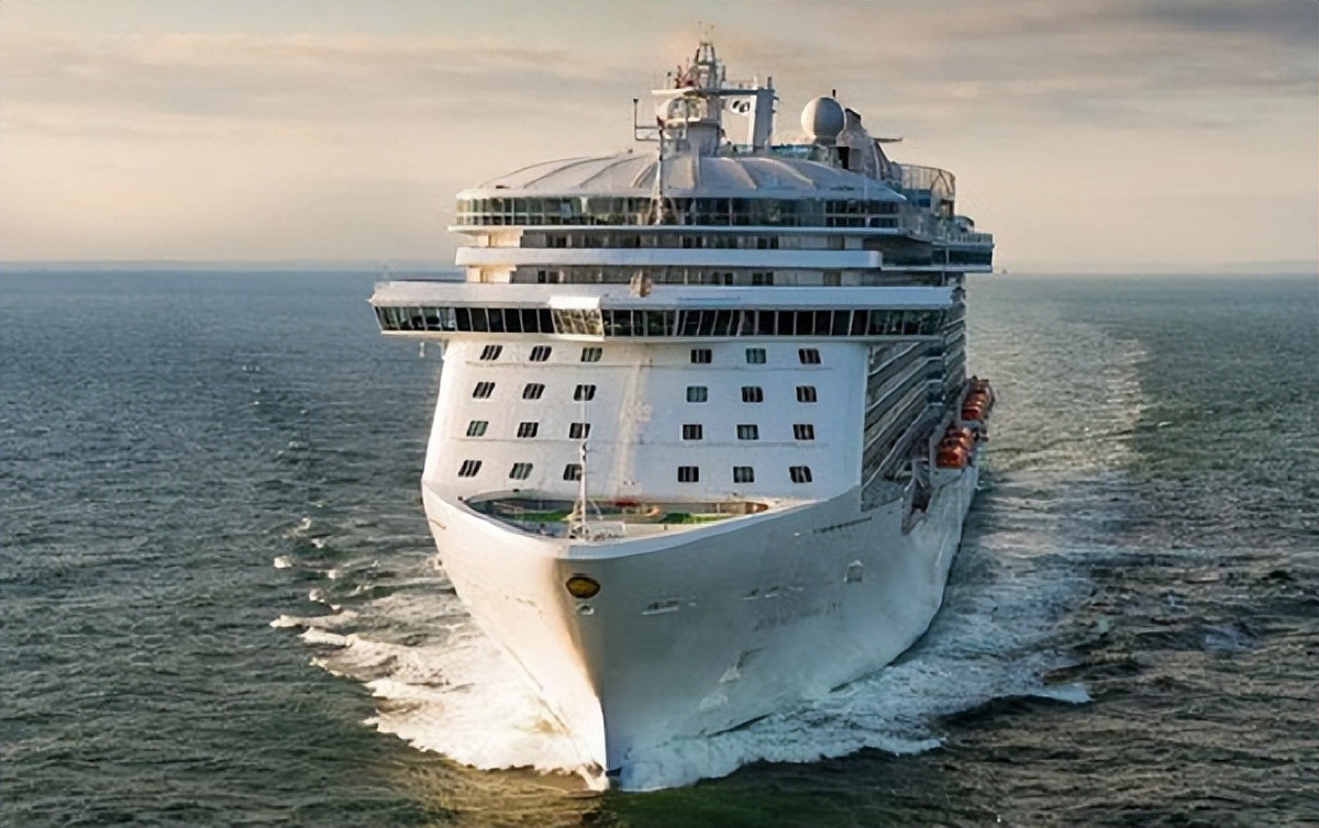 世界最新十大豪华邮轮排名,世界顶级豪华游轮排名前十名