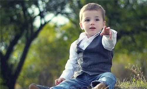 春捂秋冻天气渐暖孩子应该怎么穿,春捂秋冻冷暖交替频繁如何应对