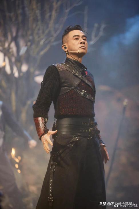 陈小春为啥还参加第二季披荆斩棘,陈小春出道15年的艰难成名史