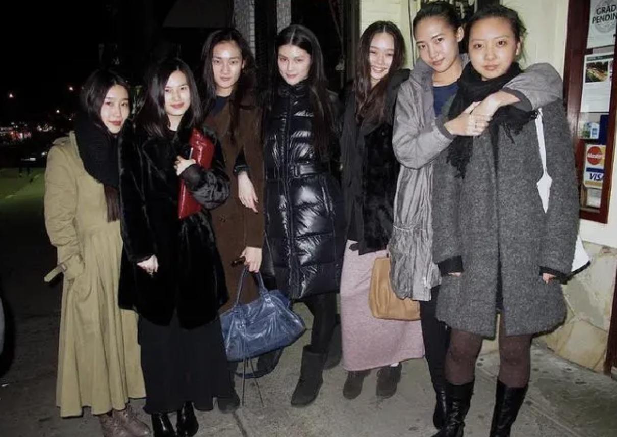 又穿假货被锤！京圈贵妇变寒门贵妇，网红晚晚是怎么沦为全网嘲的