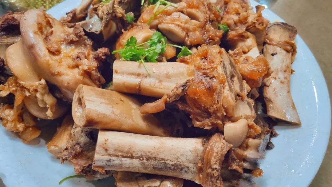 嘀嘀——今日白露，“贴秋膘专线”已开通，小伙伴们快上车！