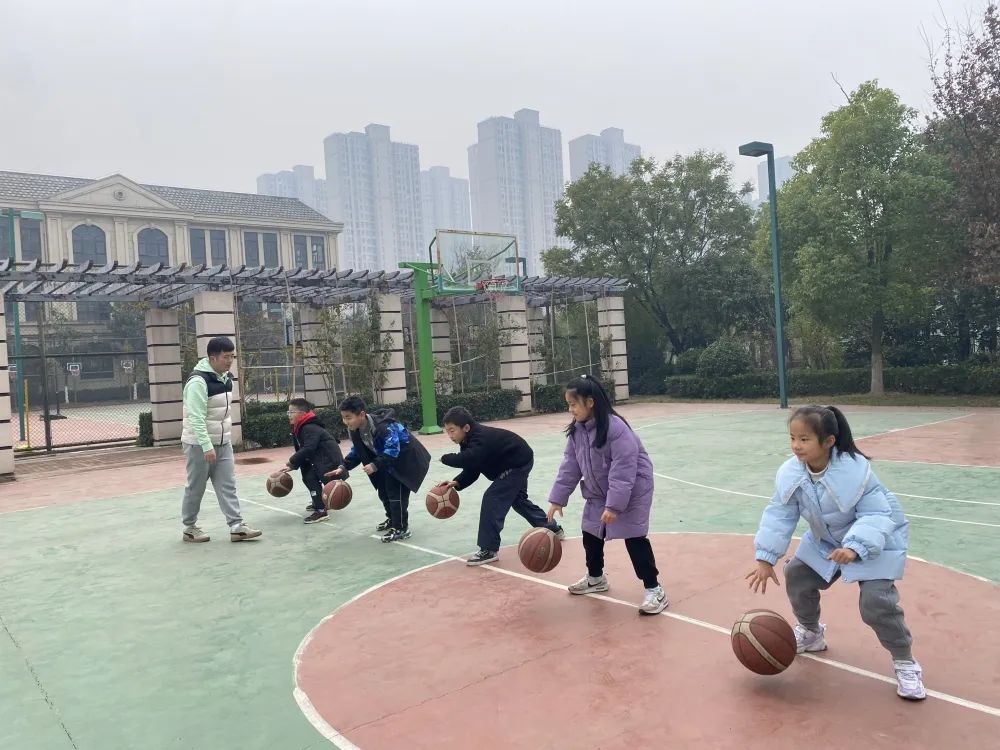 阳光体育活力飞扬展风采,童心筑梦运动赋能成长