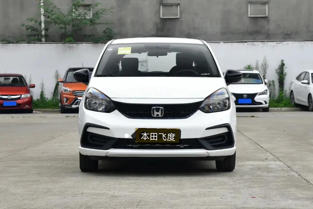 本田飞度优缺点测评,7万块的本田飞度最低配值得买吗