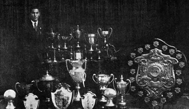 国足上届世界杯出线没,2002年国足世预赛0比1乌兹别克斯坦