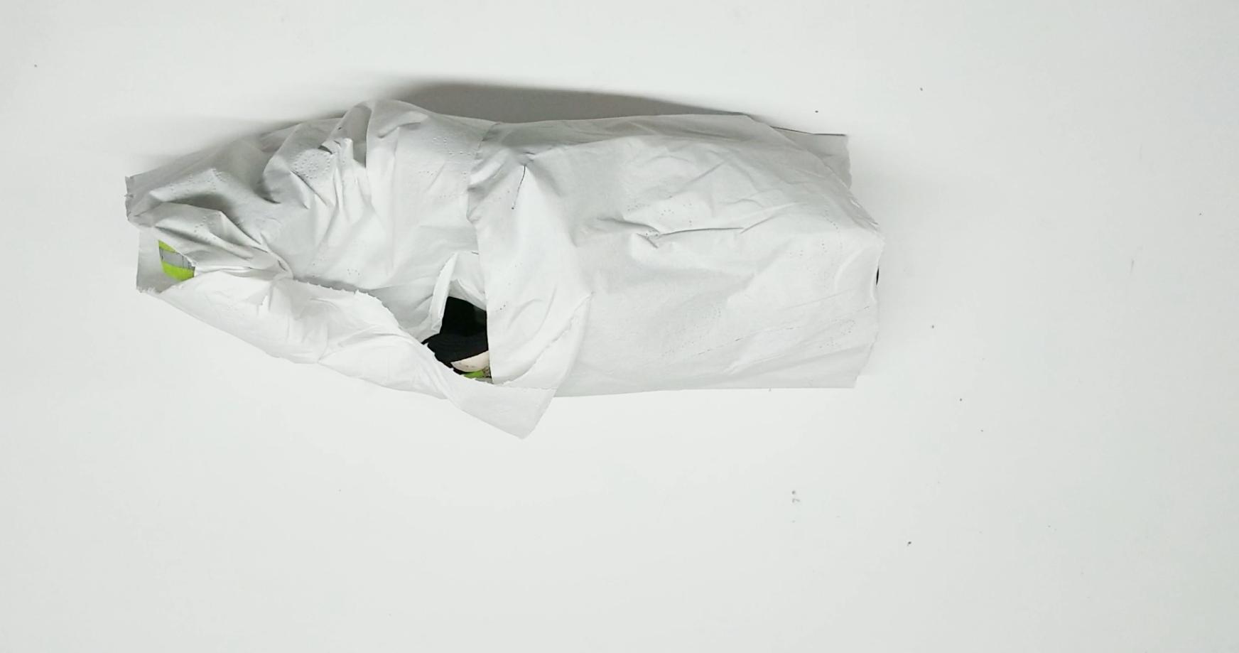 白鞋发黄的清洗方法,白鞋已经发黄了怎么洗白