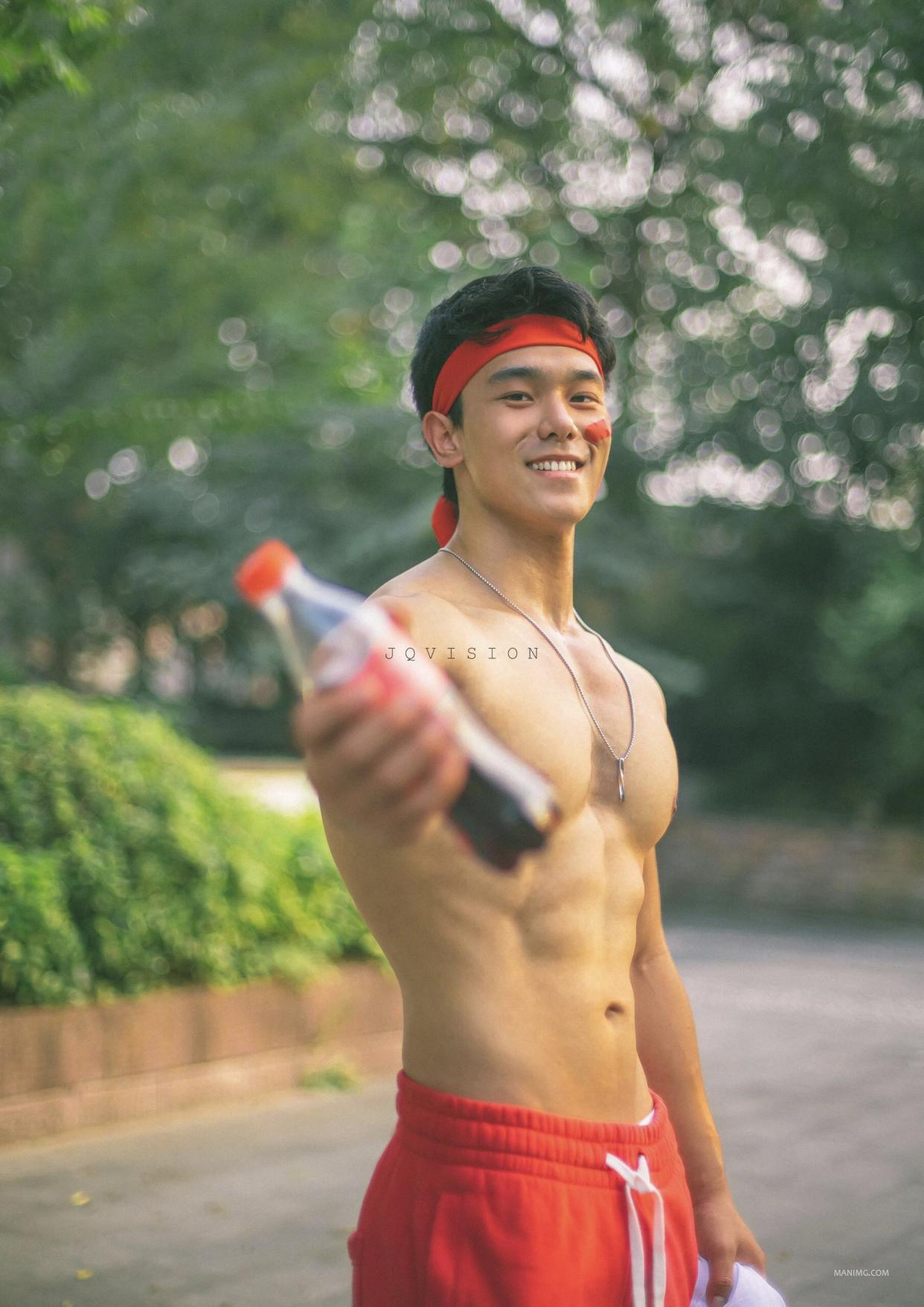 小励律曾浩然：肉球变型男