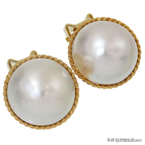 马贝珠珍珠,英国女王绿松石胸针