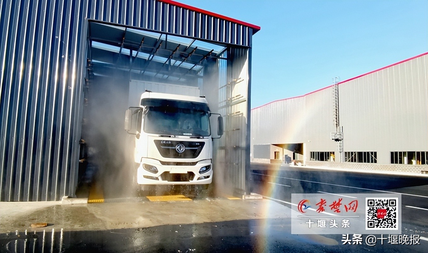 打造国际标杆生产线！东风专汽新工厂正式揭牌