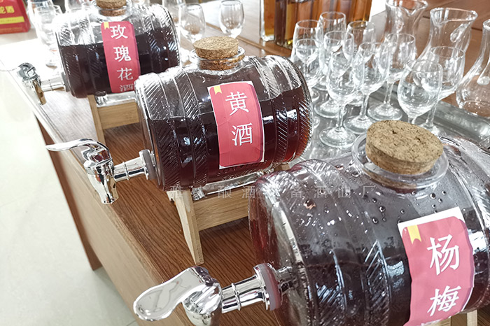 机械化酿造黄酒的缺点,大闸蟹配热黄酒还是冰黄酒