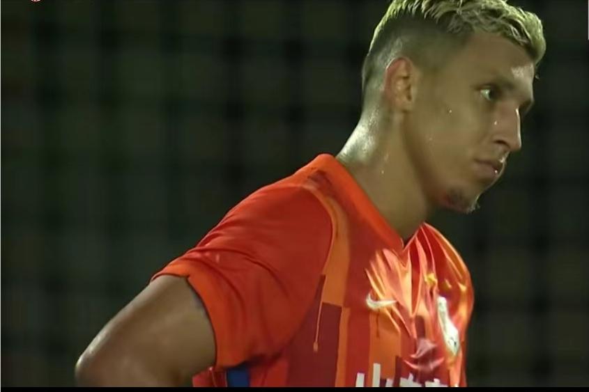 1-0！点赞VAR裁判！郝不换累死三军!只换1人让泰山下半场无力进攻