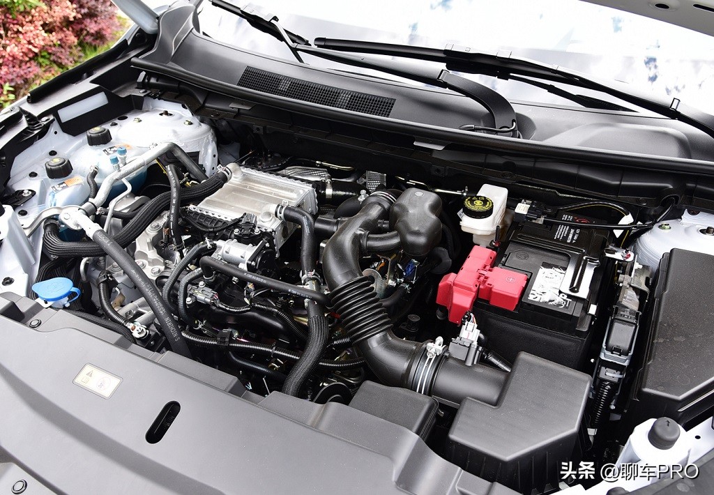 全新三菱欧蓝德vs全新crv,三菱欧蓝德2020款与本田suv如何选