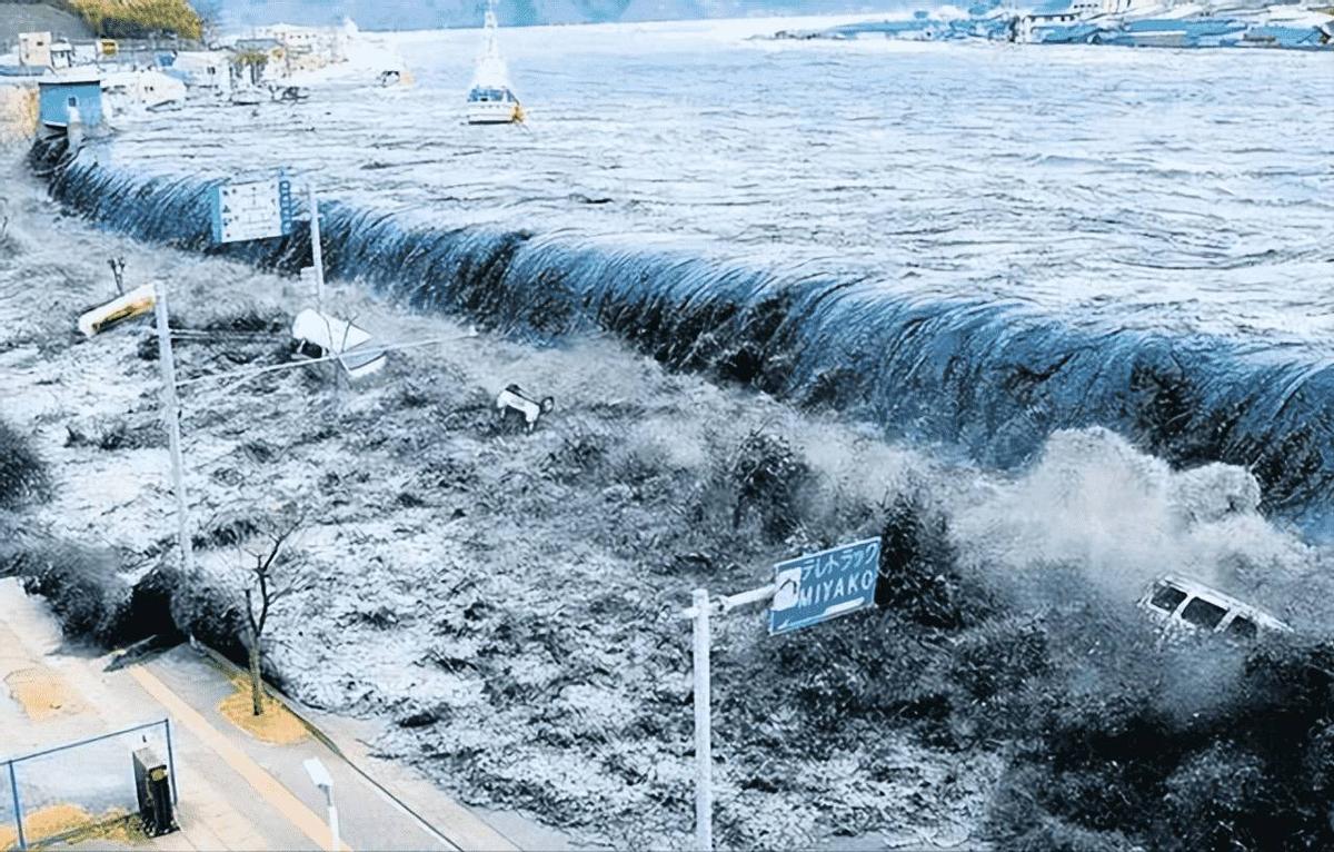 日军兽行：当着男人的面玷污了女儿，临走还残忍割下妻子乳房