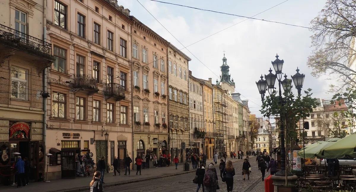 发生战争老百姓躲哪里,一旦进入战争状态老百姓该做什么