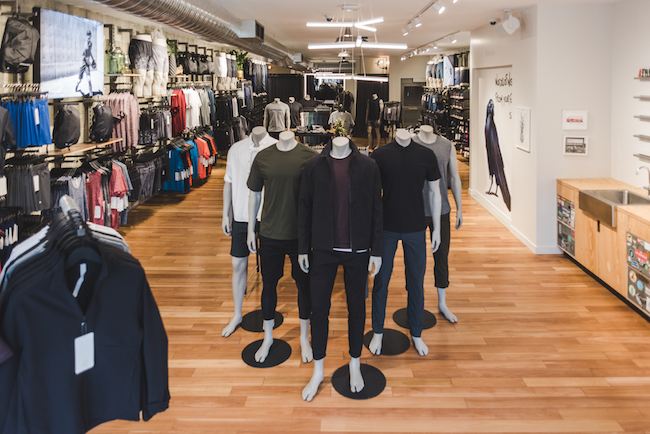 一条瑜伽裤卖44个亿,一条瑜伽裤卖出374亿市值