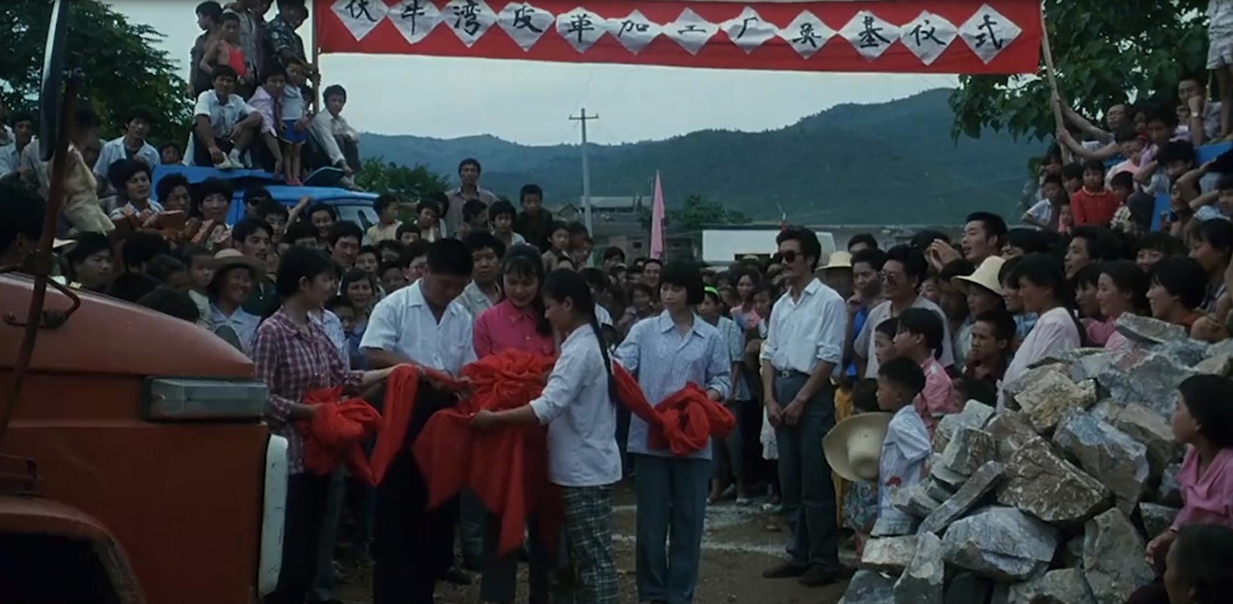 人性与欲望交织的*理片伦**，男人娶了村长的女儿，婚后让她独守空房