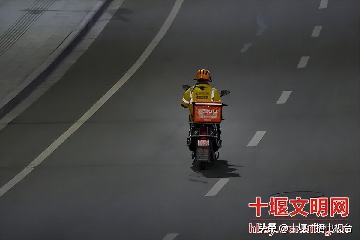 在十堰拍下的战“疫”照片，温暖人心