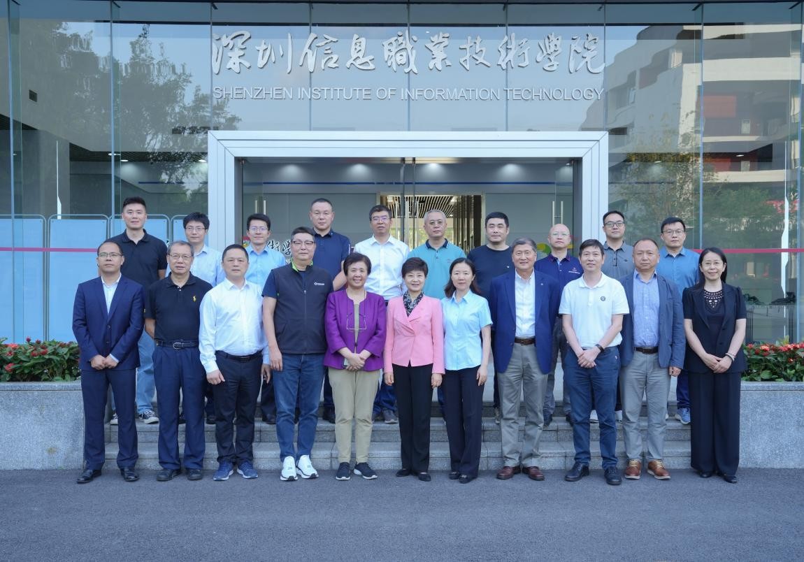 火了!深圳一高职牵手华为、腾讯、360、亚马逊等，专家组团来访