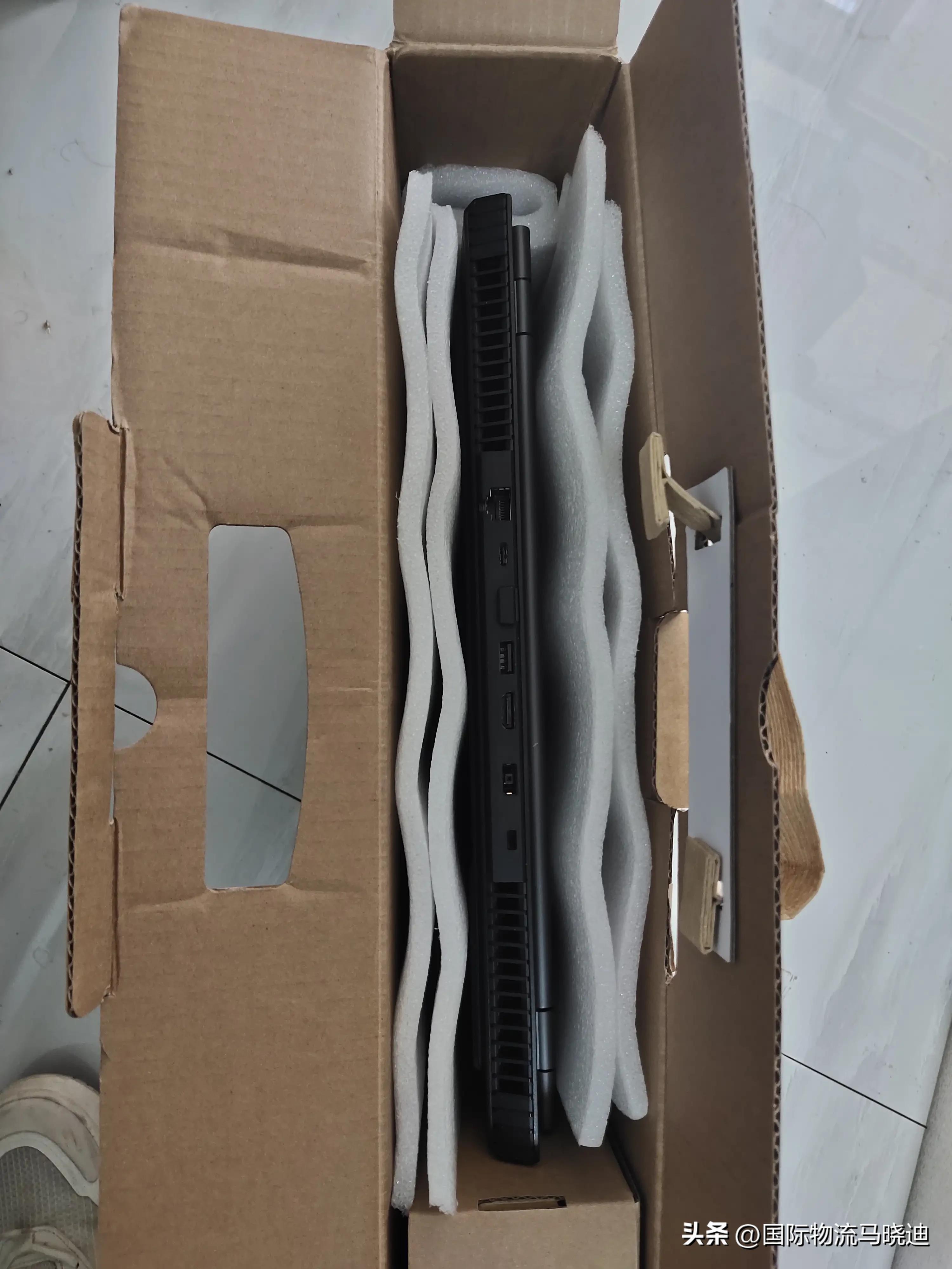 寄电脑到英国,寄笔记本电脑到英国