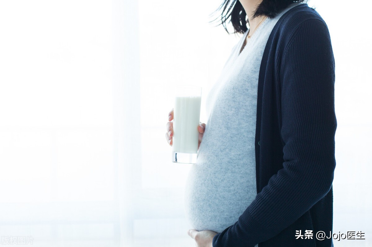 为什么那么多孕妇会流产,为啥有的孕妇8个月就自然生了