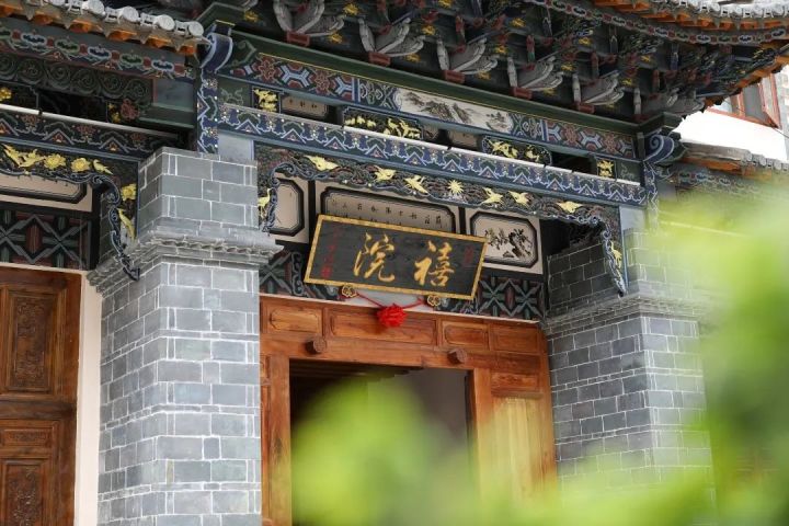 这座好吃好玩好住的云南小城，我劝你一定早点去