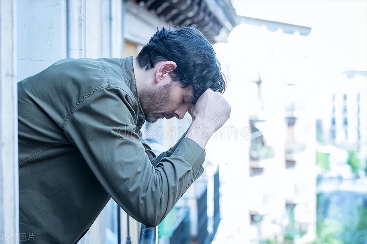 年纪轻轻却阳痿了？医生提醒：及时补充，可能是缺了这2种维生素