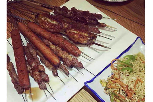 头皮总是出油有味道,头皮老是出油还有痘痘是什么原因