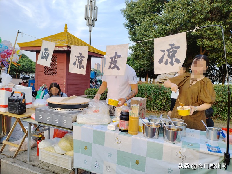 夜市地摊生意,鄂州市凤凰夜市