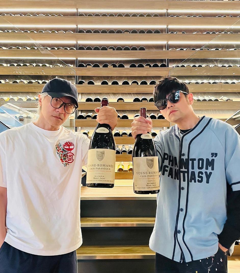 平平无奇一张合照，里面这个竟然价值百万！