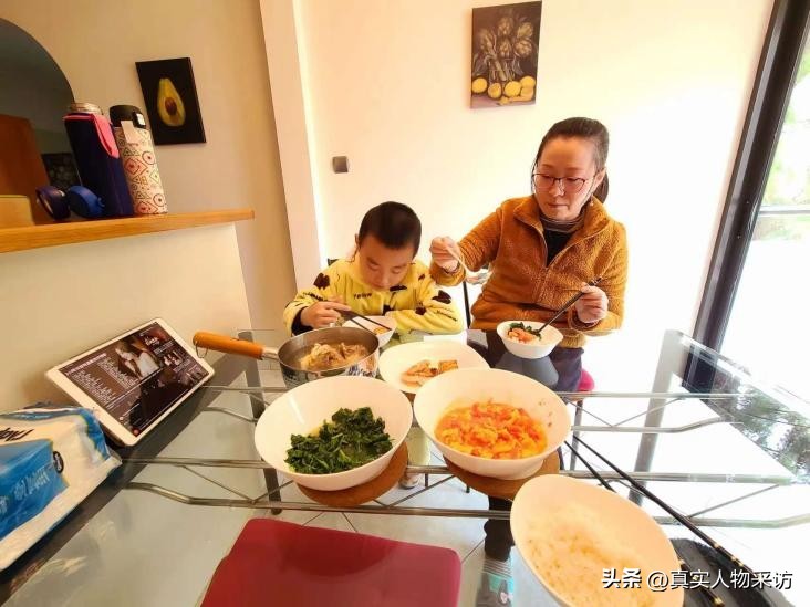 我，80后上海人，靠养猫一个月赚好几万，如今移民希腊，财务自由