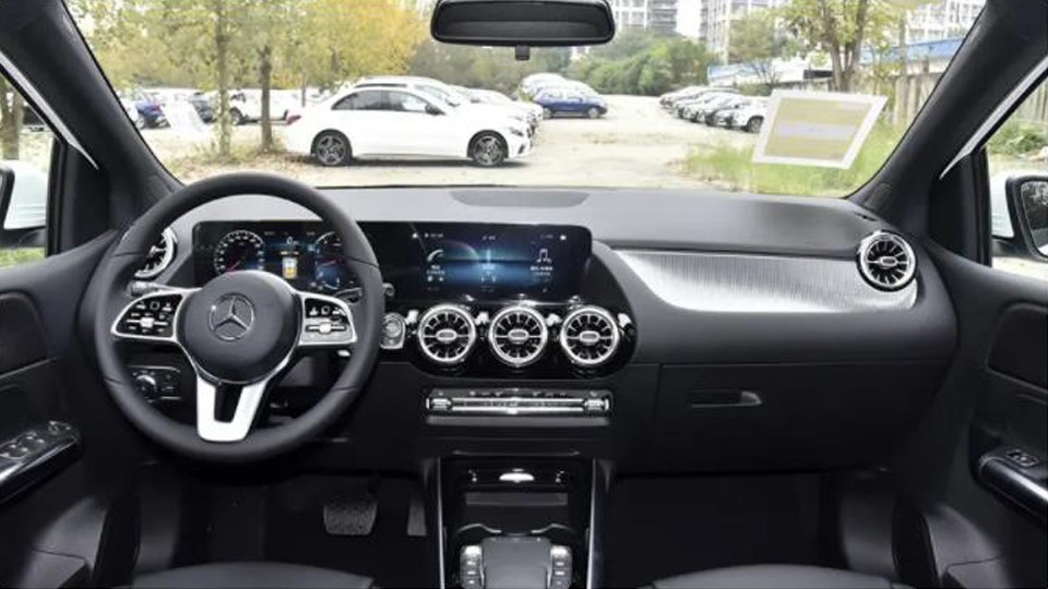 奔驰b级优势,奔驰b级值不值得入手