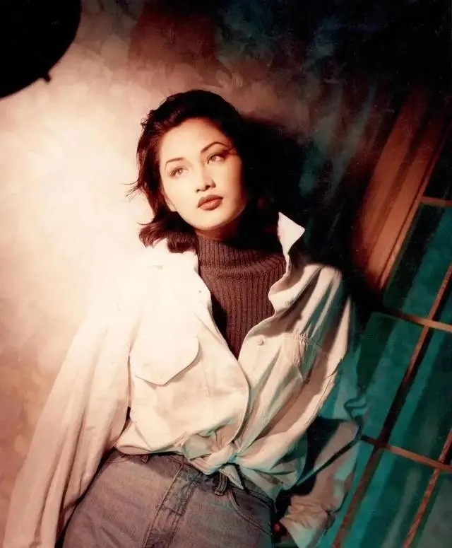 《浪姐4》热播,52岁瞿颖迅速翻红,是因为踩中了三个“*规则潜**”