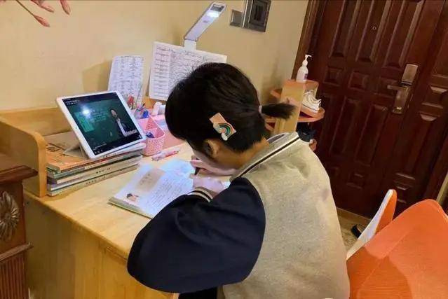 无线网总是被人偷用怎么改密码,家里有人蹭网改密码有用吗